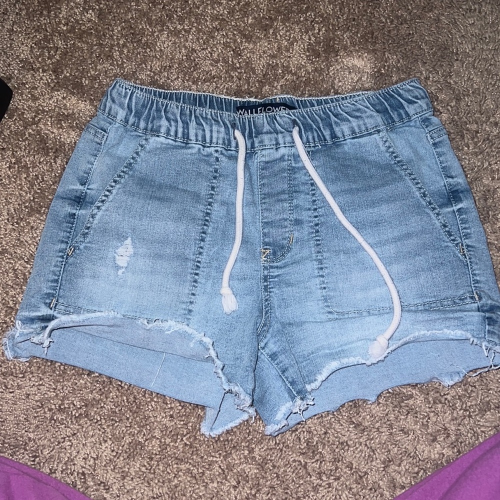 Wallflower Jean Shorts